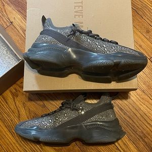 Size 8 Steve Madden Maxima in Charcoal